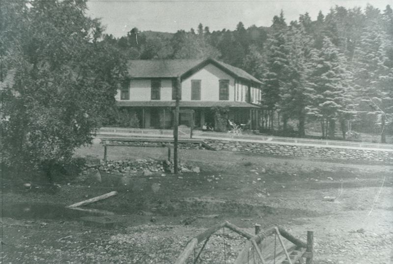 2 - JCHSA.02040 spruce inn kittredge 1920